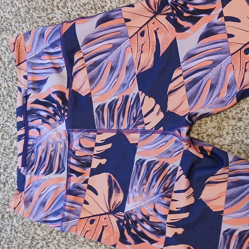 Nike Women's Dri-FIT Printed Cropped Full Length Leggings - Picture 7 of 11